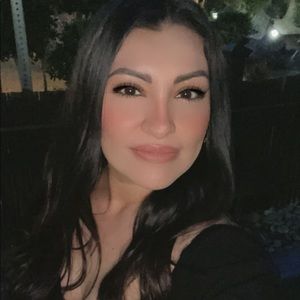 Meet your Posher, Marcela